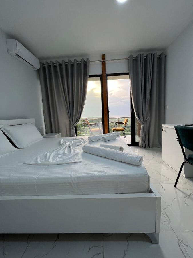 Restorant Hotel Xheni Дуррес Экстерьер фото